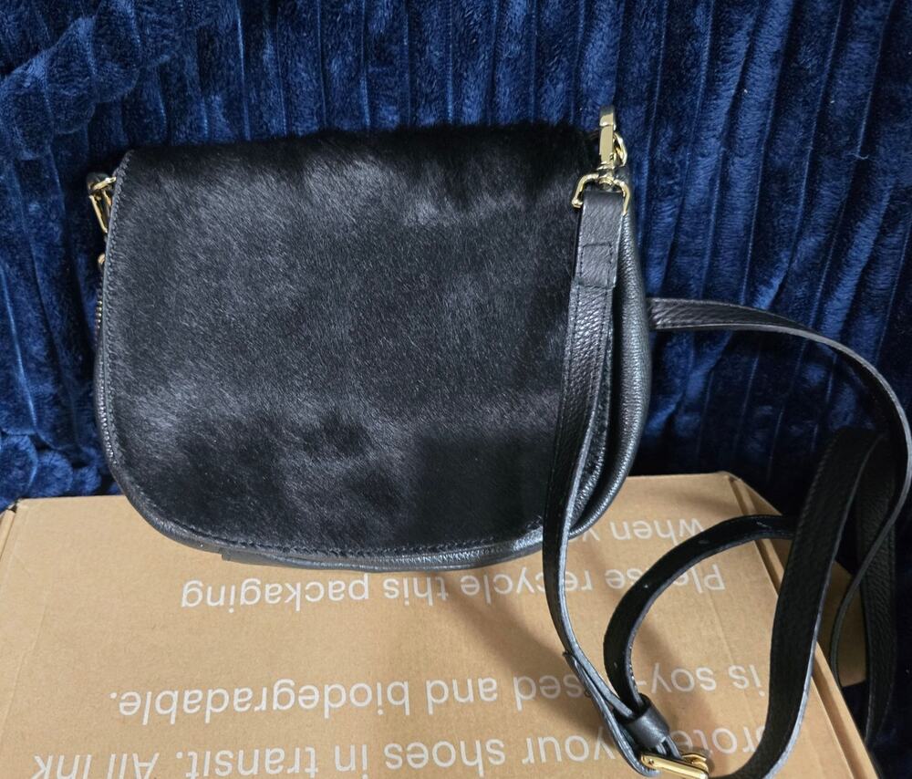 Innue-Calfskin Leather Shoulder Bag - Made in Italy